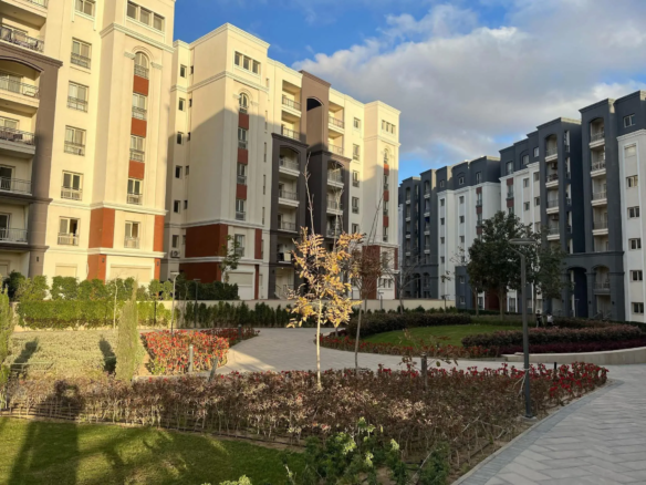 شقة سكنية للبيع في اليكس ويست