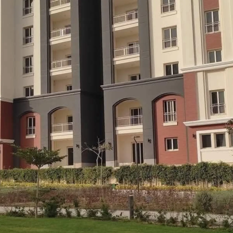 شقة سكنية للبيع في كمبوند اليكس ويست