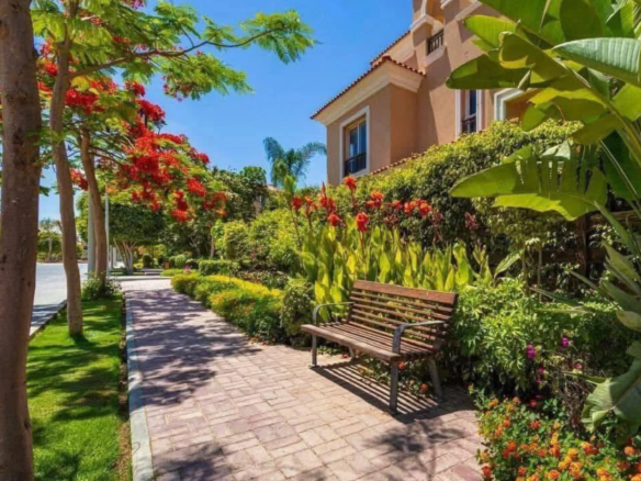 تاون هاوس للبيع في اليكس ويست